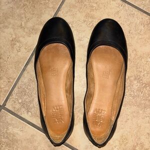 Naturalizer Black Leather Flats